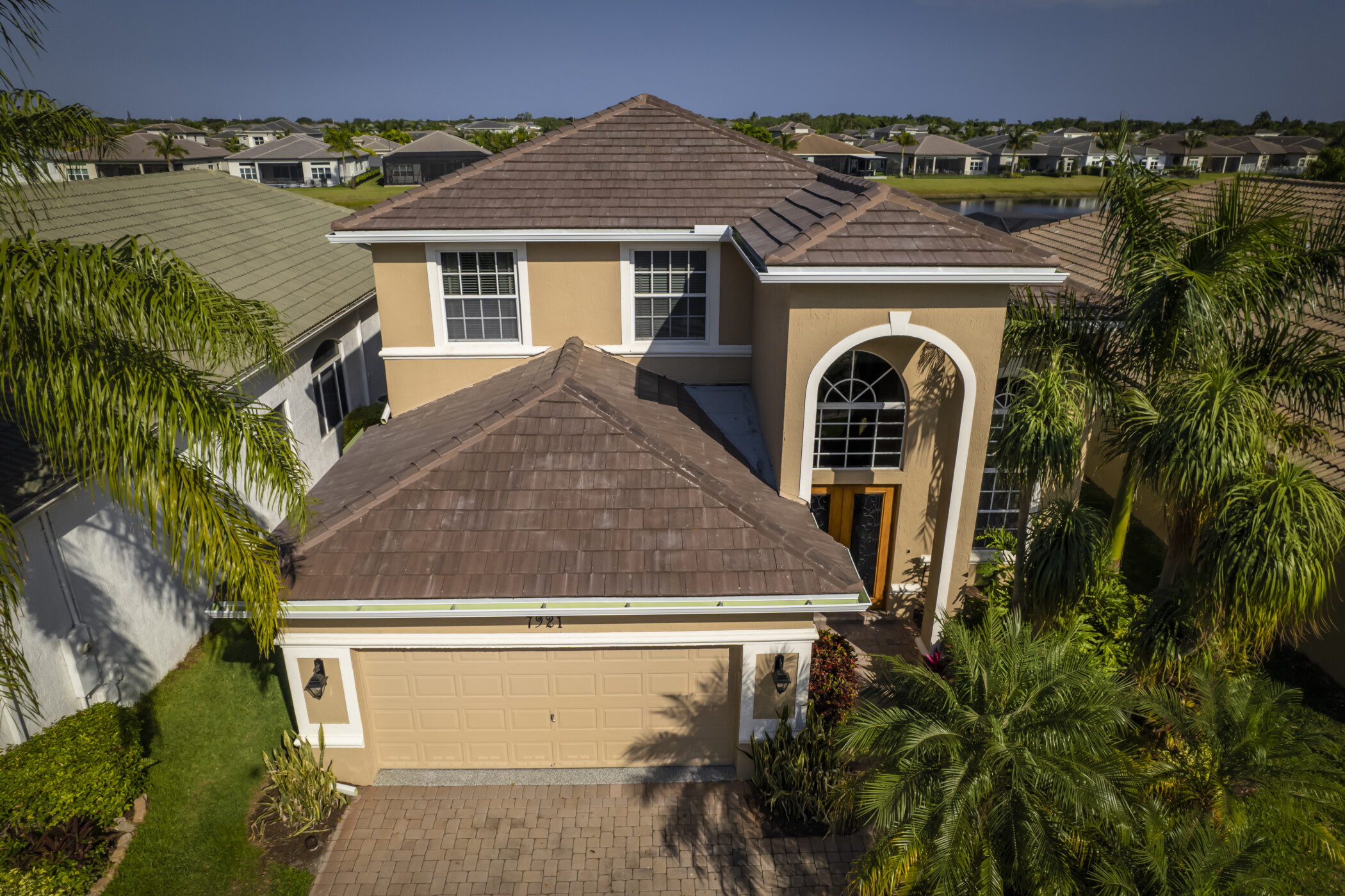 Distinctive Roofing - Westlake Saxony 900 Slate Chestnut Burnt DJI_0063