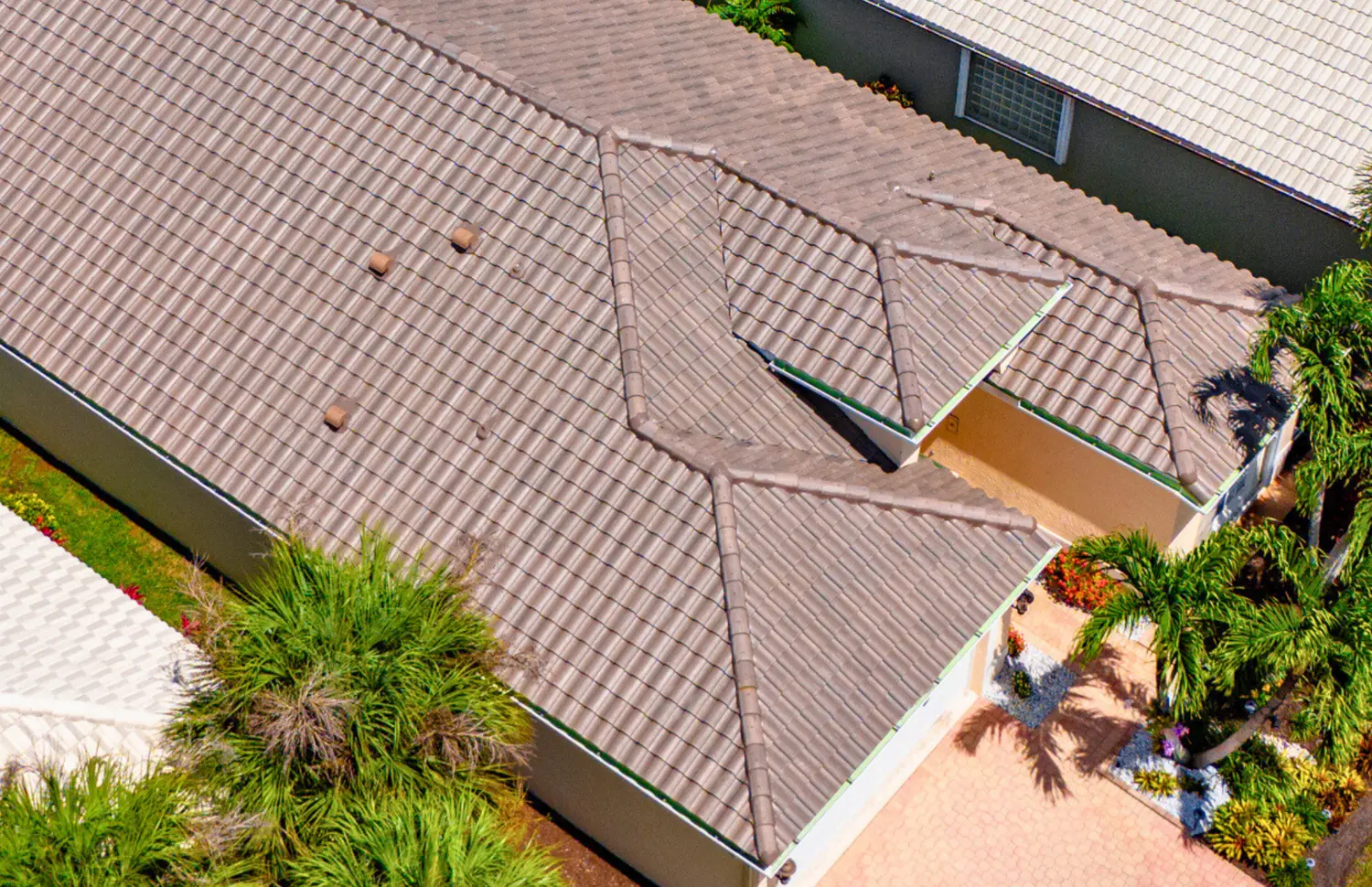 Distinctive Roofing - Giacchino Eagle Brown Gray Range 2